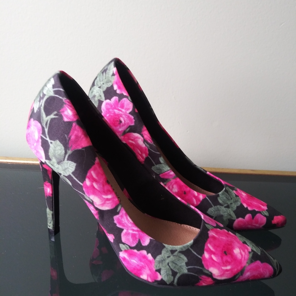 Christian Siriano floral pumps